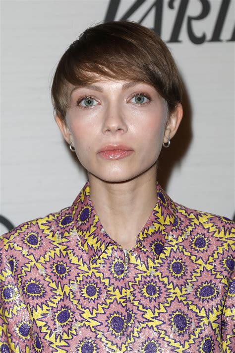 tavi gevinson hair